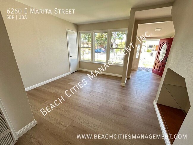 Foto del edificio - 6260 E Marita St