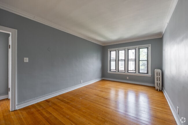 Building Photo - 1321 W Estes Ave