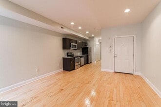 Building Photo - 321 N Preston St