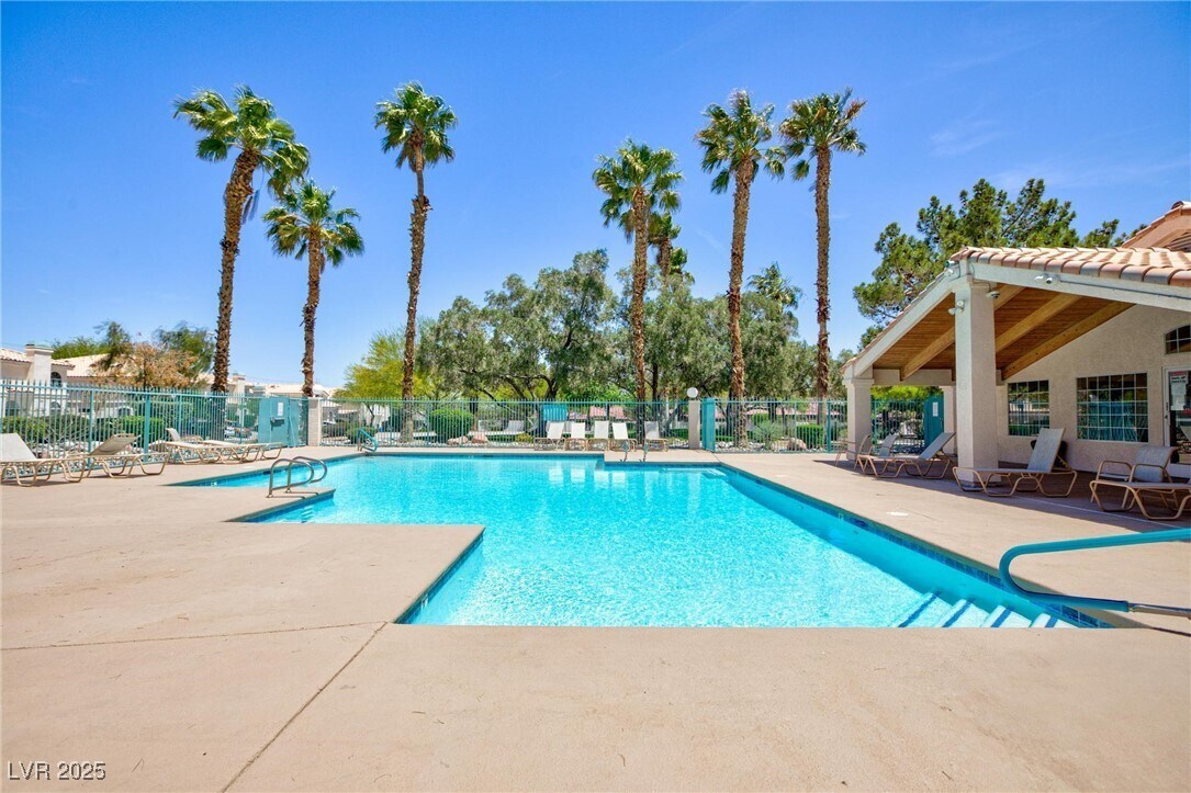 Foto principal - 8048 W Rochelle Ave