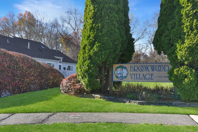 Foto del edificio - 37 Brookwood Dr