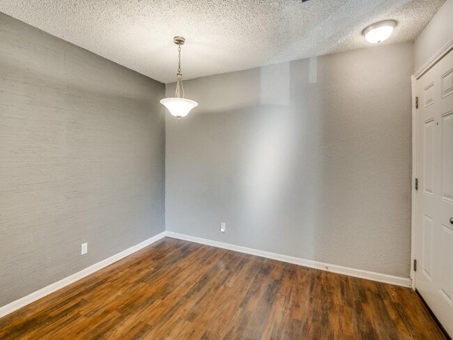 Building Photo - 1101 Calico Ln