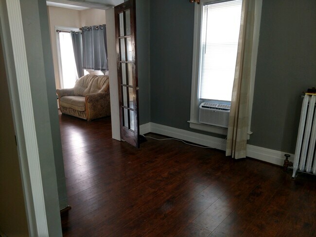Bedroom - 132 Bowers Ave