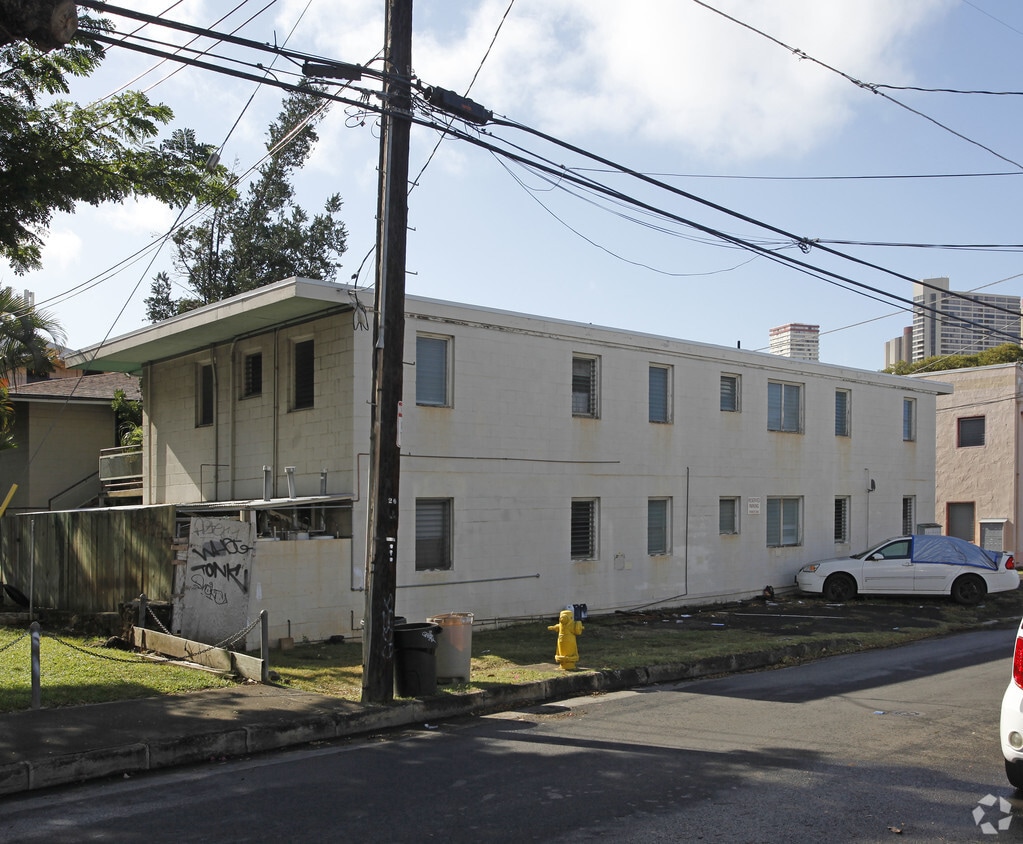 Primary Photo - 921a-927 Hausten St