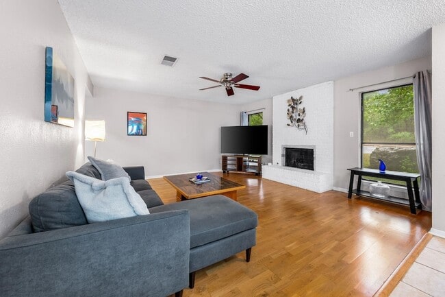Building Photo - 3222 Tamarron Blvd