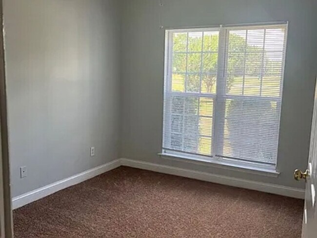 Foto del edificio - 141 Pine Arbor Dr