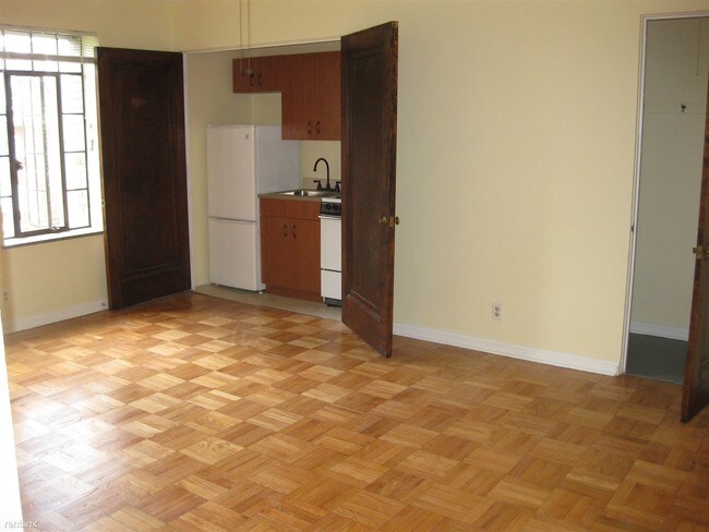 Foto del edificio - 518 Thompson St