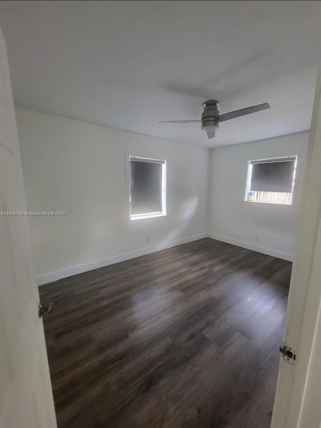 Foto del edificio - 1402 NW 13th Ct