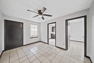 Building Photo - 1012 Ann