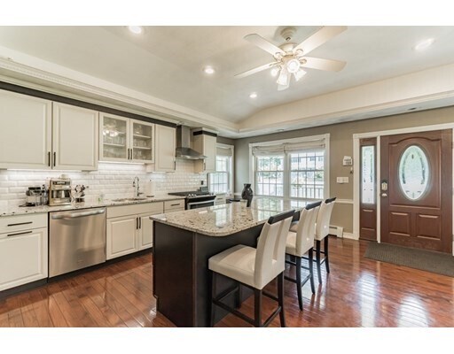 Building Photo - 33 Russet Rd