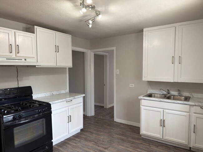 Foto del edificio - 1422 W Mariposa Dr