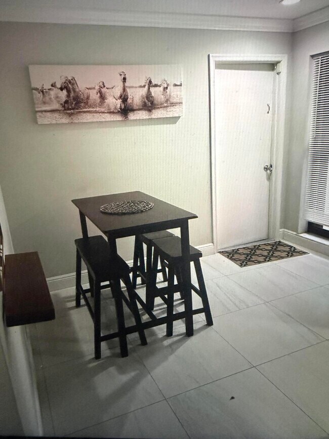 Foto del edificio - 12725 Shoreline Dr