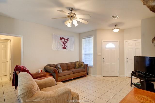 Building Photo - 3528 Farah Dr