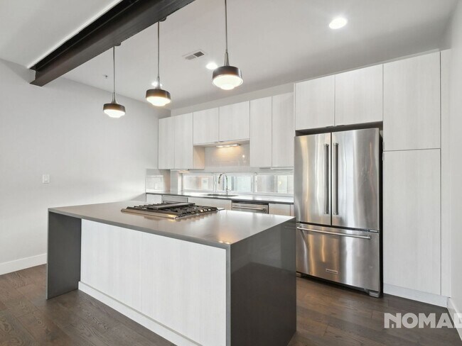 Foto del edificio - 3 Bedroom, 2.5 Bath Townhome in Sloans Lak...