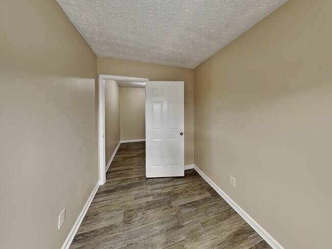 Foto del edificio - 105 Whitehead Dr