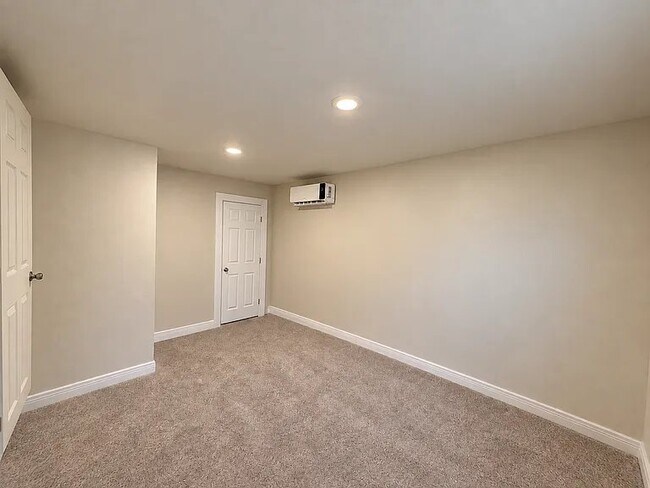 Building Photo - 3932 NW 33rd St
