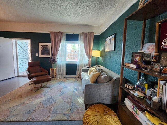 Building Photo - Mid Century Huntridge Triplex "Pistachio P...