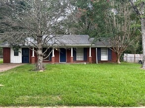 Building Photo - 664 Queen Julianna Ln