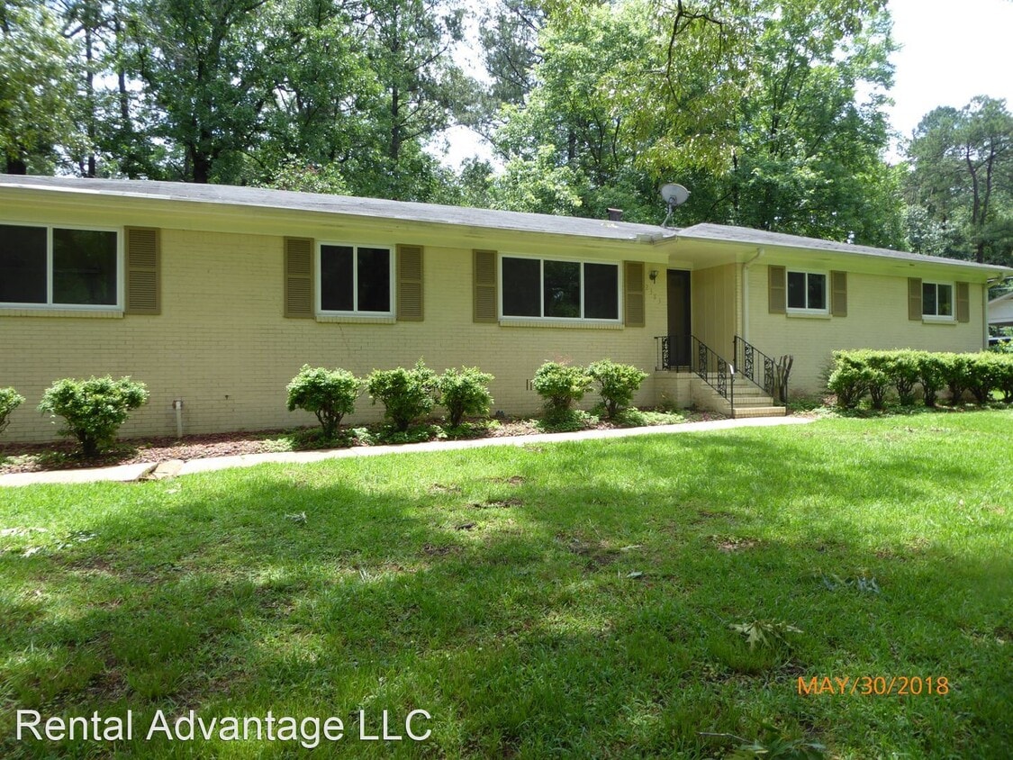 2383 Rocky Ridge Rd, Vestavia Hills, AL 35216 House Rental in