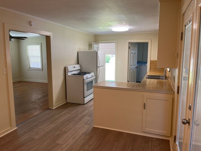 Foto del edificio - 801 E 7th Pl