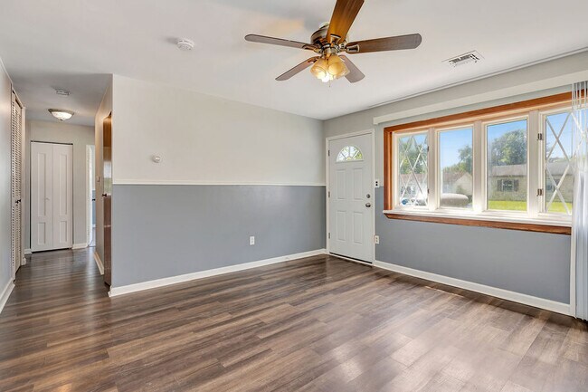 Building Photo - 3232 Deshler Dr