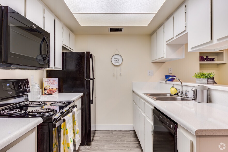 Lemon & Pear Tree Apartments