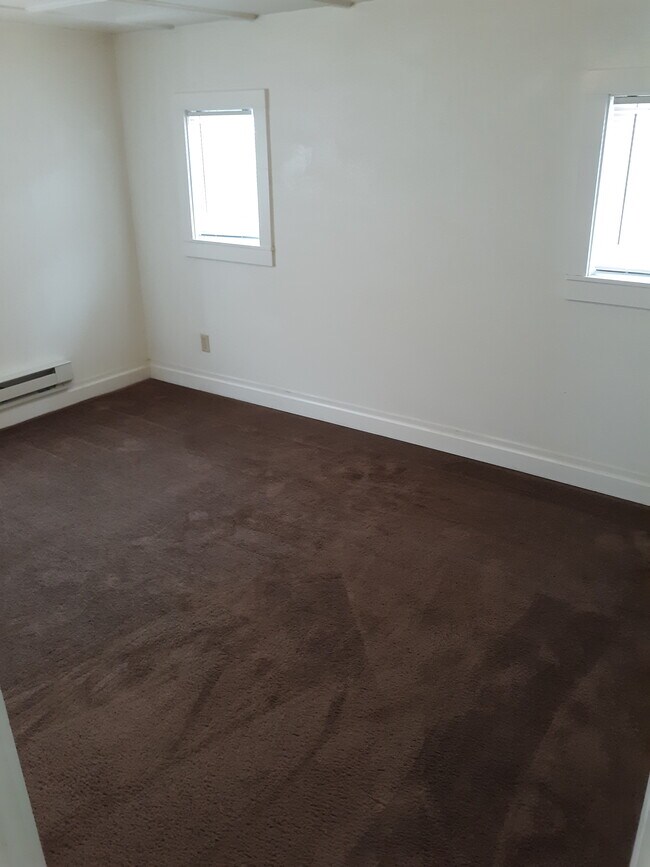 Main Bedroom - 1403 E Harney St
