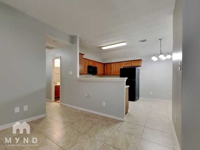 Building Photo - 24319 Strong Pine Dr