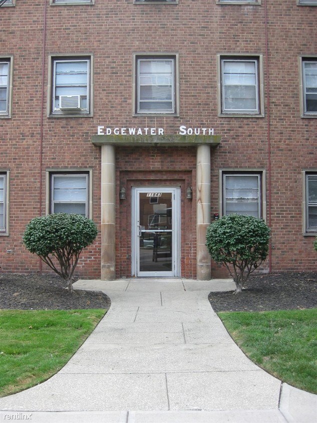 Foto principal - 11843 Edgewater Dr