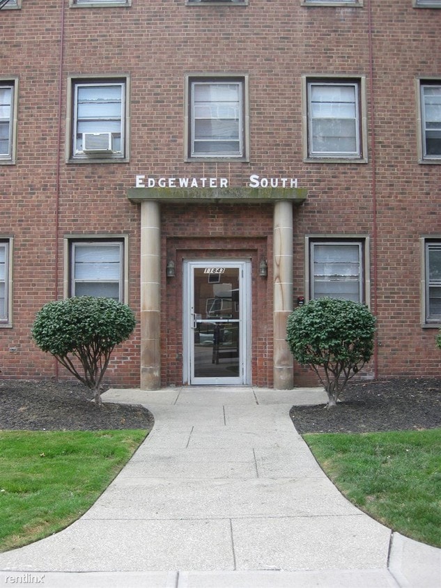 Primary Photo - 11843 Edgewater Dr