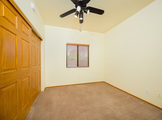 Building Photo - Beautiful Spacious NW home