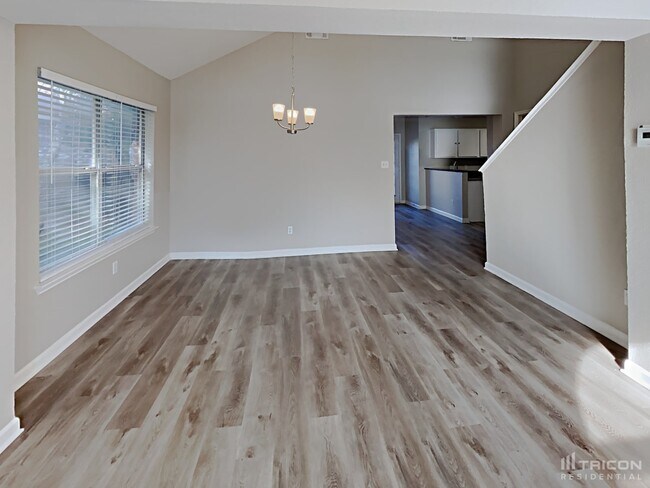 Building Photo - 1106 Castleman Dr