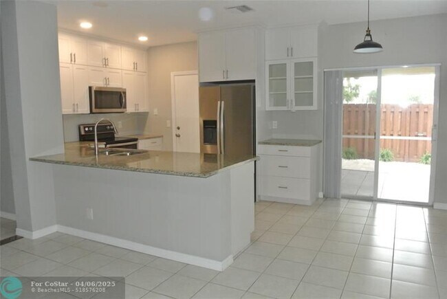 Building Photo - 6001 Red Plum Ct