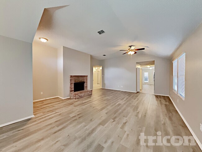 Foto del edificio - 807 Castlewick Ct