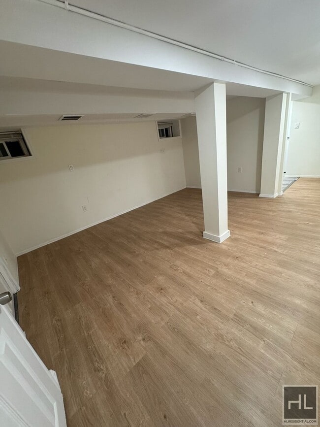 Building Photo - 211 STREET