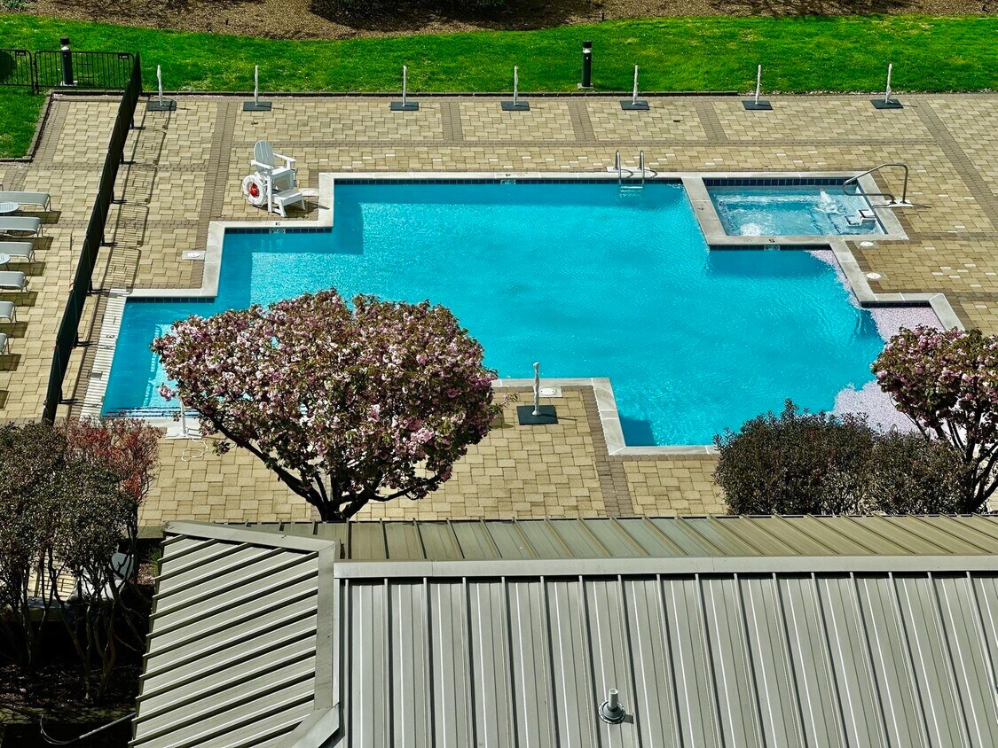 Primary Photo - 8100 River Rd