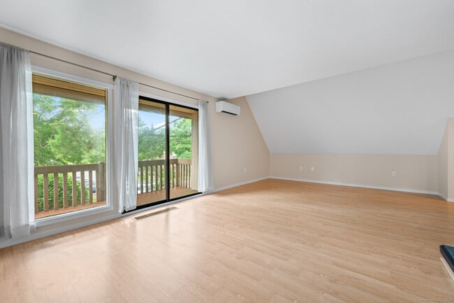 Building Photo - 101 Mallard Dr