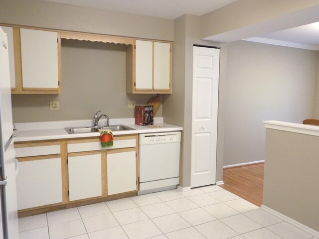 Building Photo - 4432 Edinburg Ln