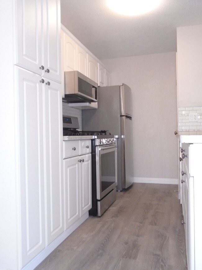 Building Photo - 3753 Park Dr