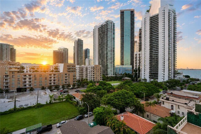 Foto del edificio - 321 NE 26th St