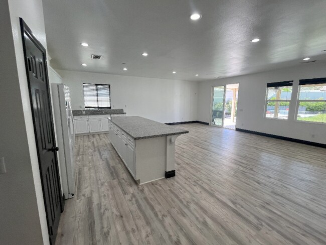 Foto del edificio - 376 Valencia Ct