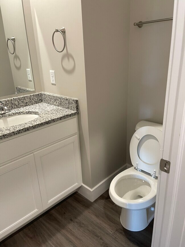 Foto del edificio - 5194 N Cypress St