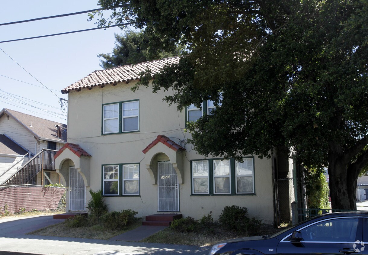 Building Photo - 3424-3426 Dimond Ave
