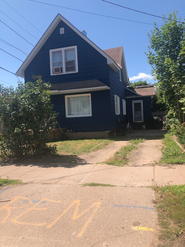 Building Photo - 113 Brown Ave