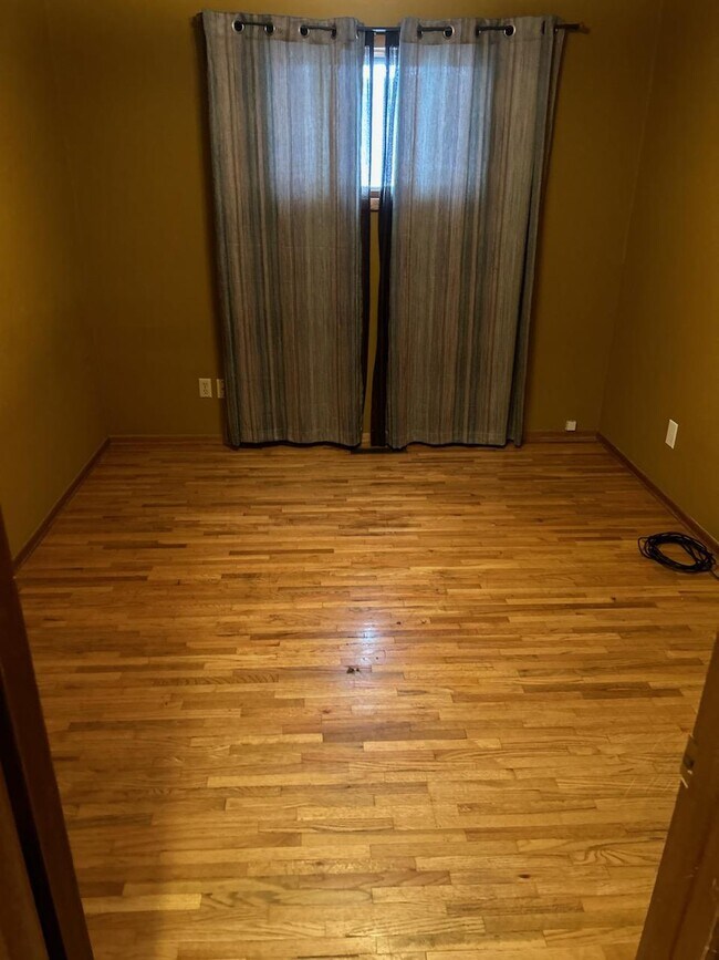 Bedroom - 1407 E Spokane Ave