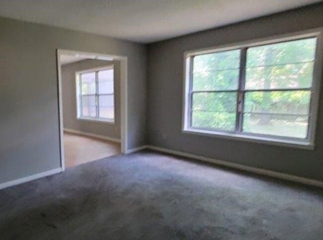 Building Photo - BELOW MARKET RENT!