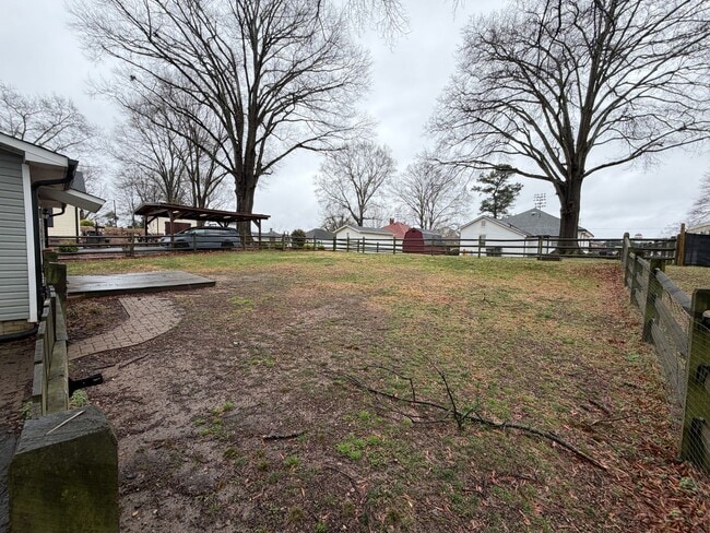 Building Photo - Inviting 2-Bedroom Home with Large Front Porch in KannapolisI’m