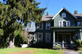 Building Photo - 13 Pleasant St