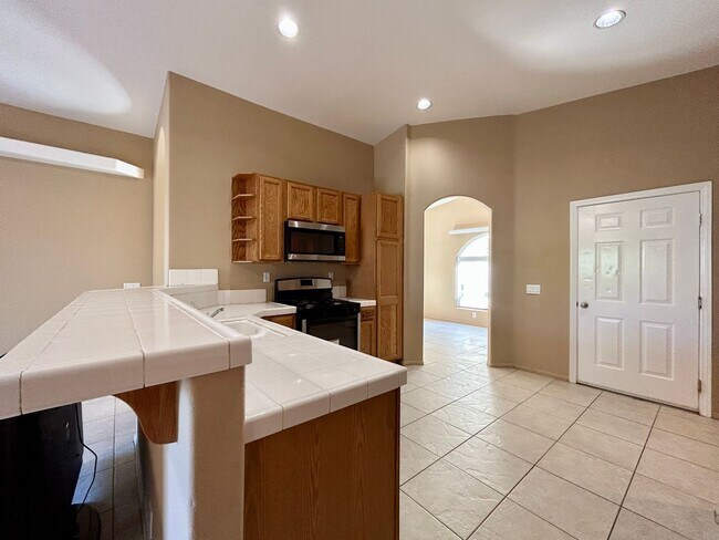 Foto del edificio - AVAILABLE NOW! 3 Bedroom 2 Bathroom Home in Desert Hot Springs!