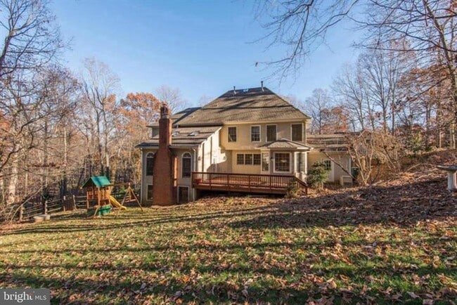 Building Photo - 2082 Hunters Crest Way